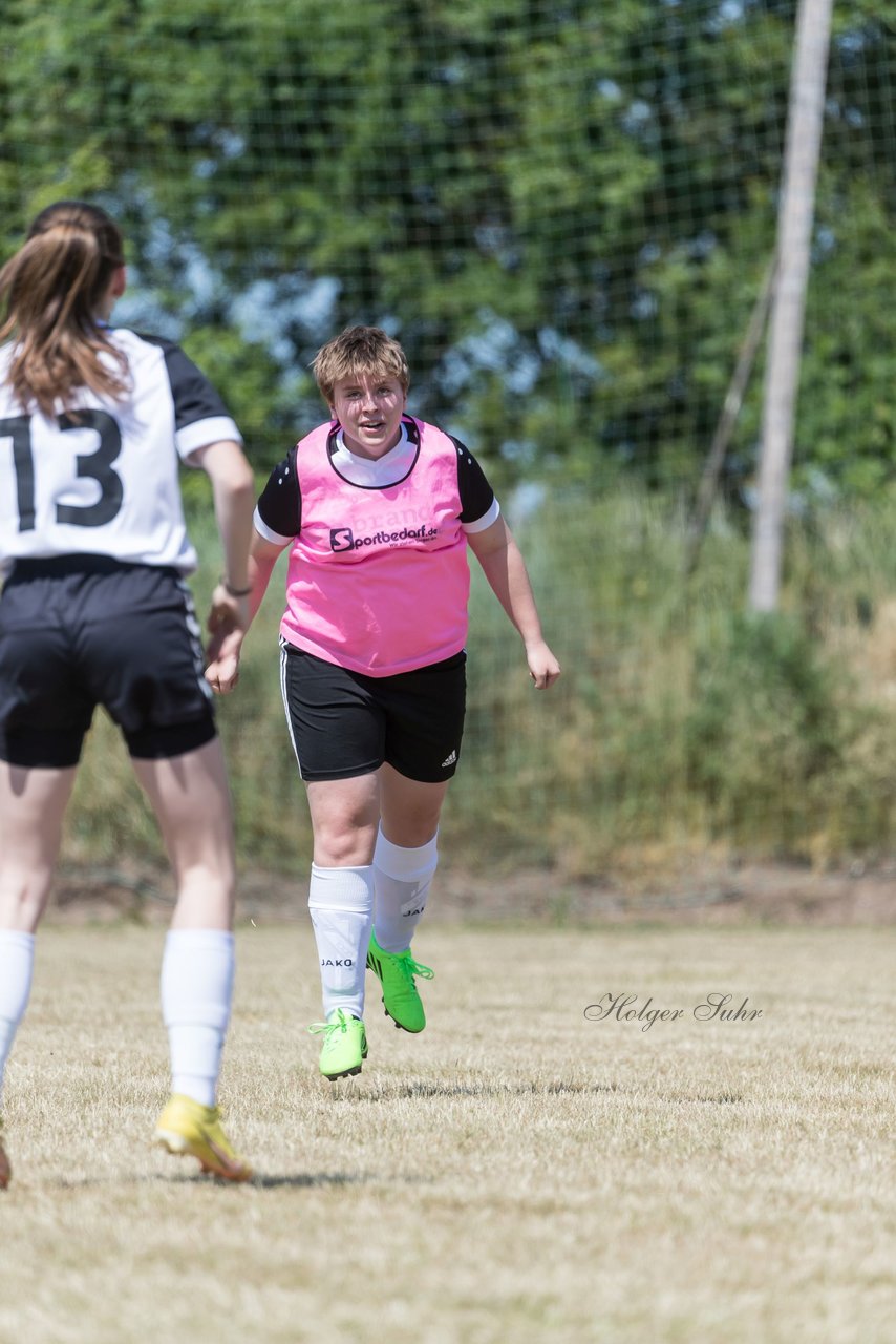 Bild 81 - wBJ TuRa Meldorf/Buesum - JFV Luebeck : Ergebnis: 1:0